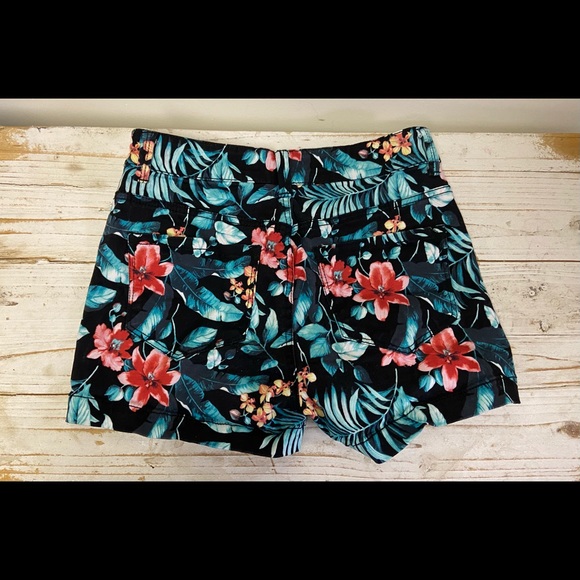 Tropical Print SO shorts - Picture 2 of 4